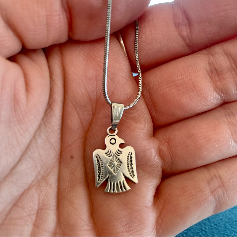 • NEW! Dainty Thunderbird Choker • - Picture 5 of 12
